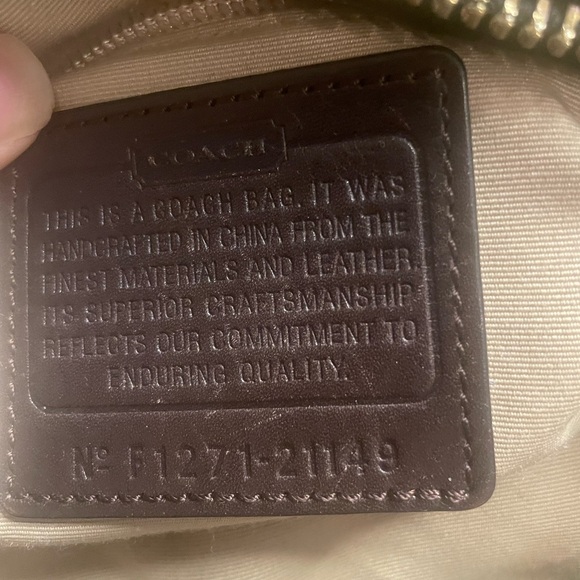 Coach Legacy Signature 21149 - GUC - Picture 15 of 15